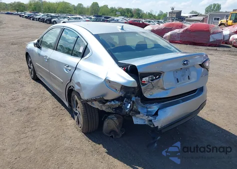 2021 Subaru Legacy Premium z USA, uszkodzony, nr VIN 4S3BWAD6XM3004573